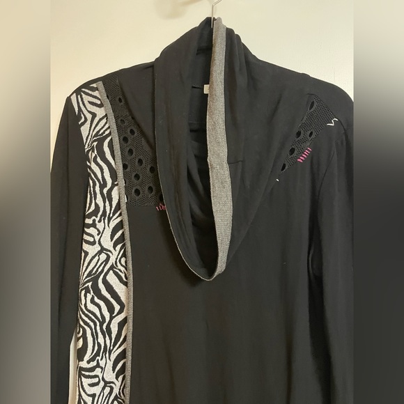 Tunic with Animal Print and cowl neck - Picture 3 of 5